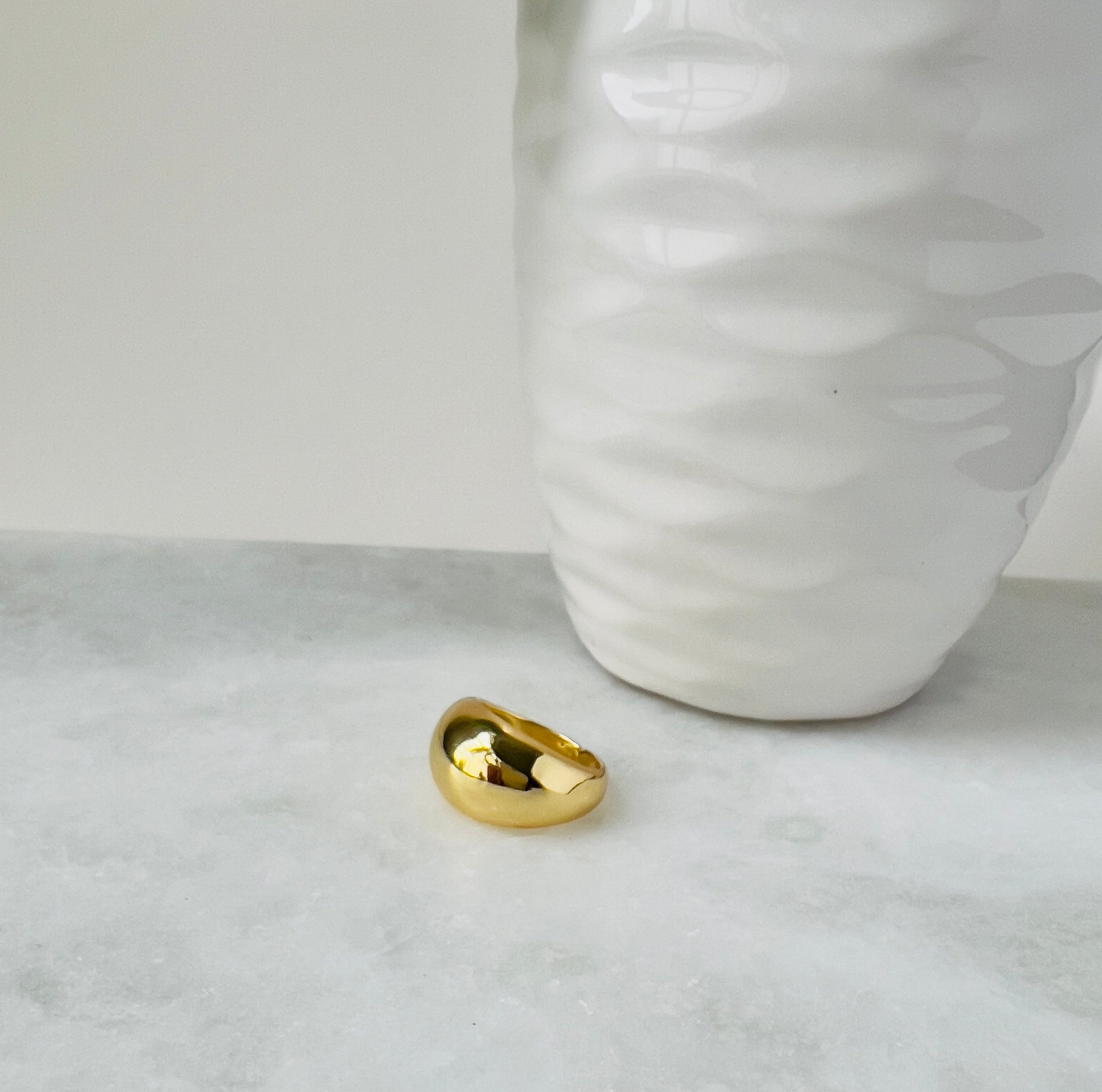 Bold & modern dome gold ring - make a statement! 