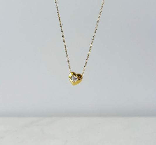 Classic heart pendant necklace in gold with cubic zirconia