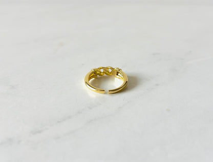 rope shaped ring in gold