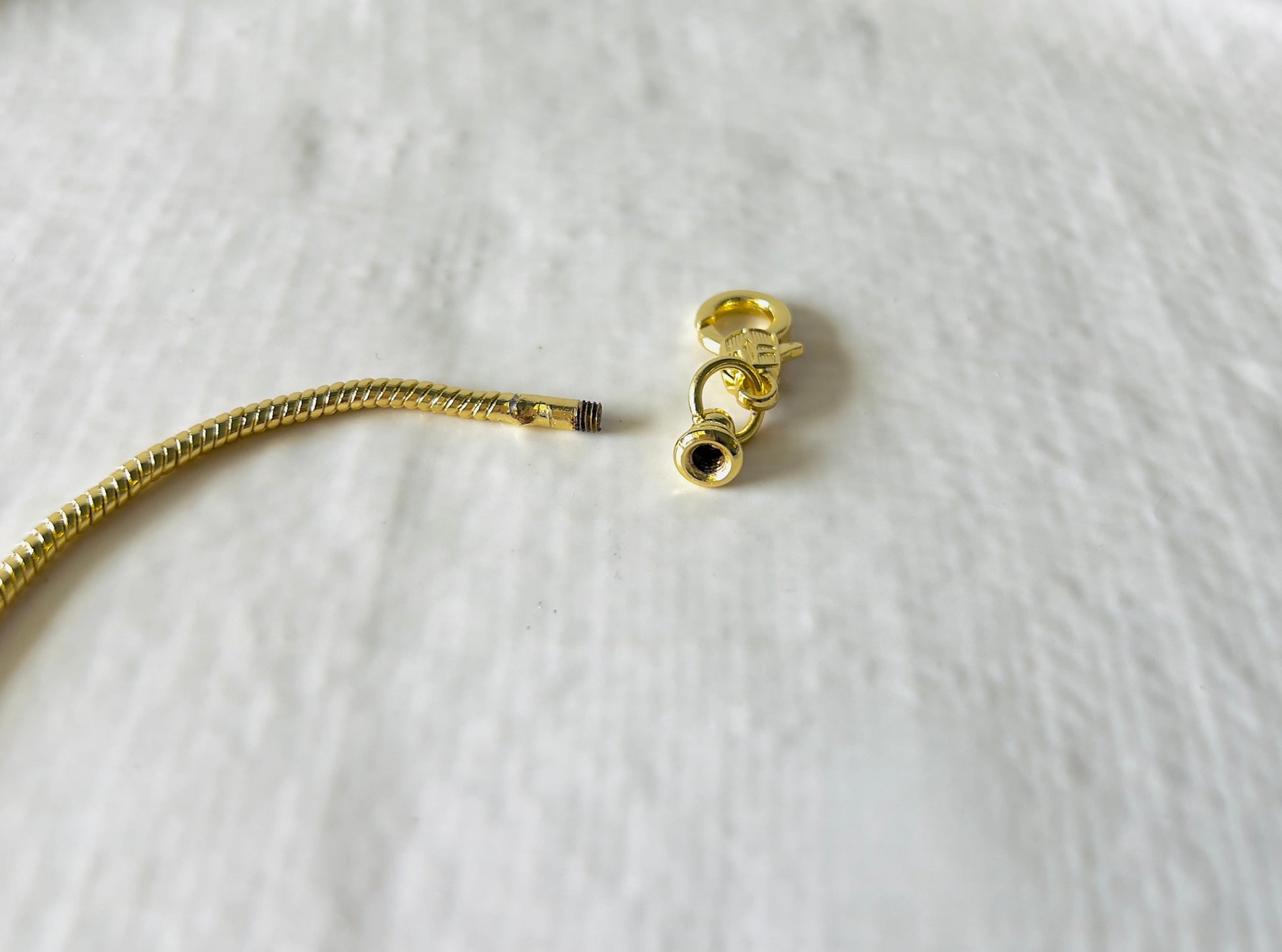 pandora replica bracelet type of screw in lock