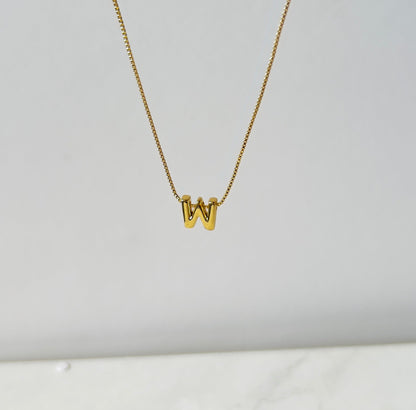 Letter W for personalized necklace in gold for women