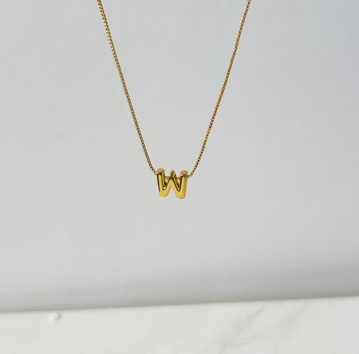 Letter W for personalized necklace in gold for women