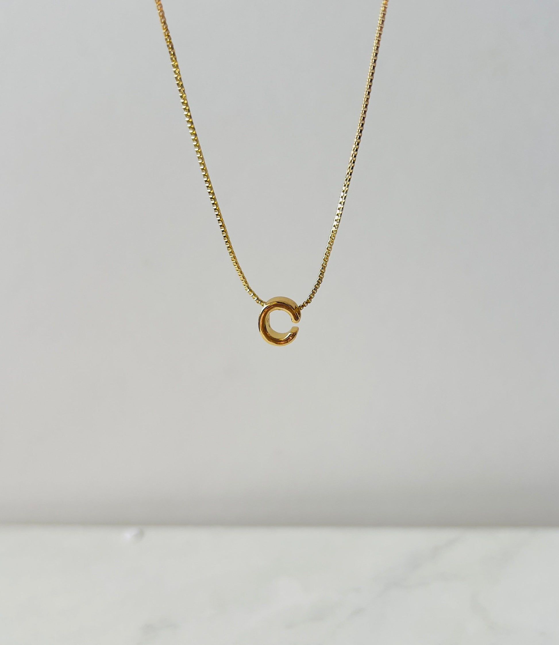 Letter C for personalized necklace in gold for women