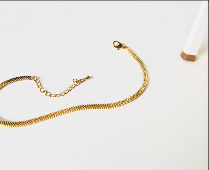 elegant anklet water resistant in gold with snake chain