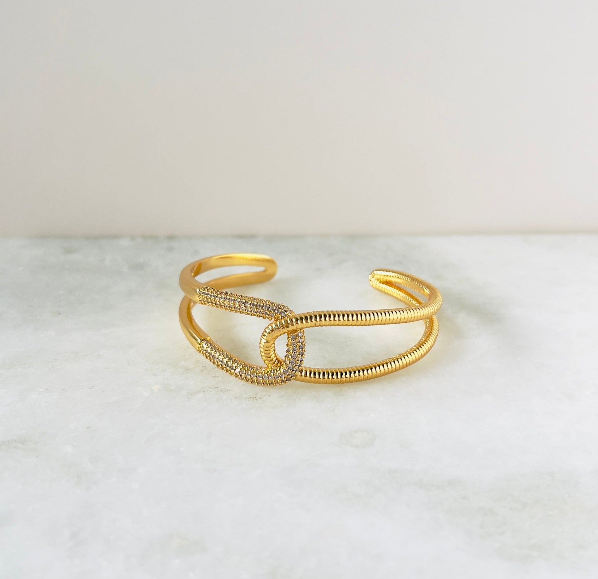 bangle in gold and zirconia decor infinite shape