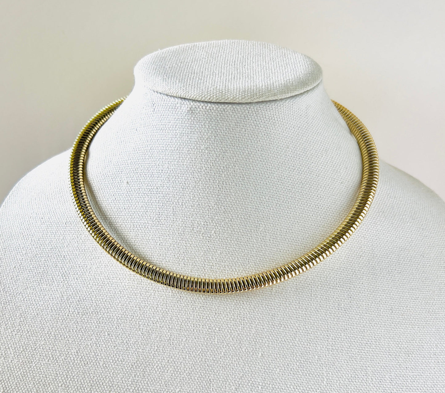 Manilla Choker