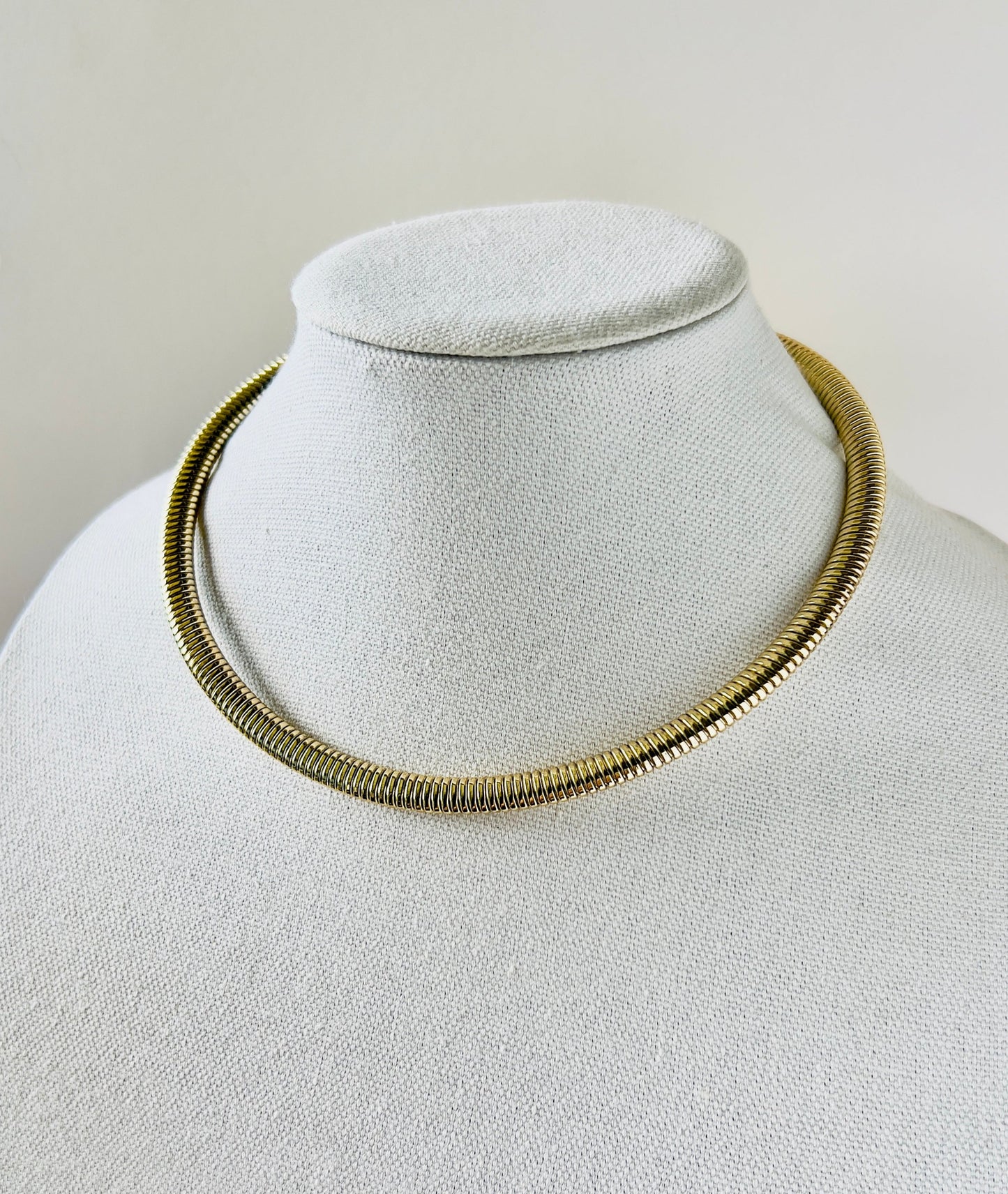 Manilla Choker