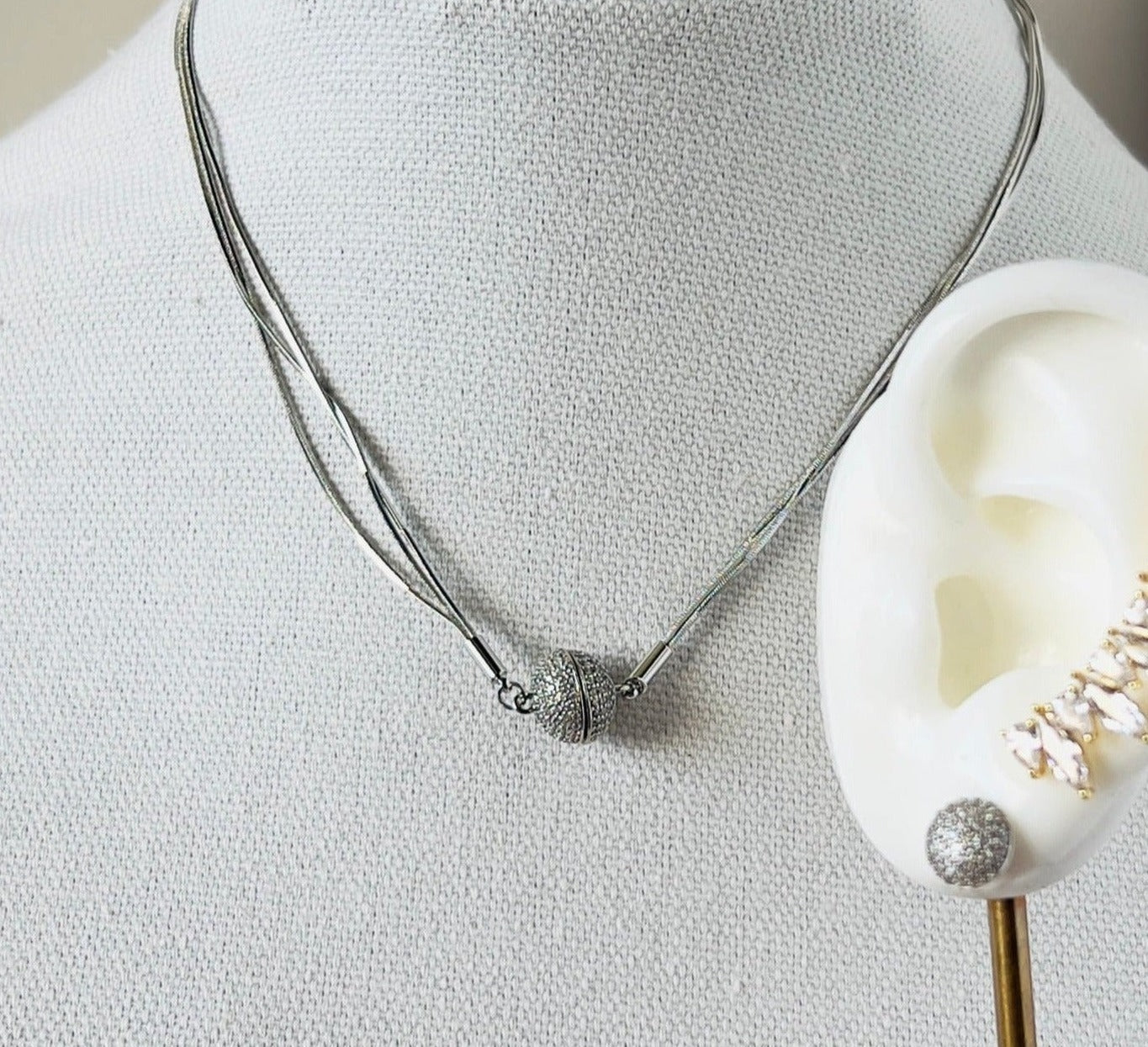 Necklace and earring set with magnetic close in the front in silver for birthday gifts