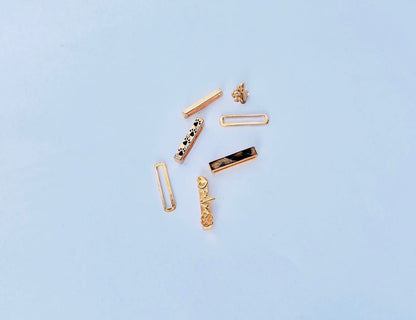 Variety of high-quality iWatch charms featuring rhinestones, ideal for enhancing your Apple Watch. Perfect for gifts and adding a unique touch to your style.